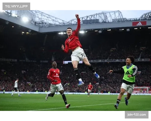 B费曼联生涯进球助攻双破百 成吉格斯鲁尼后队史第三人